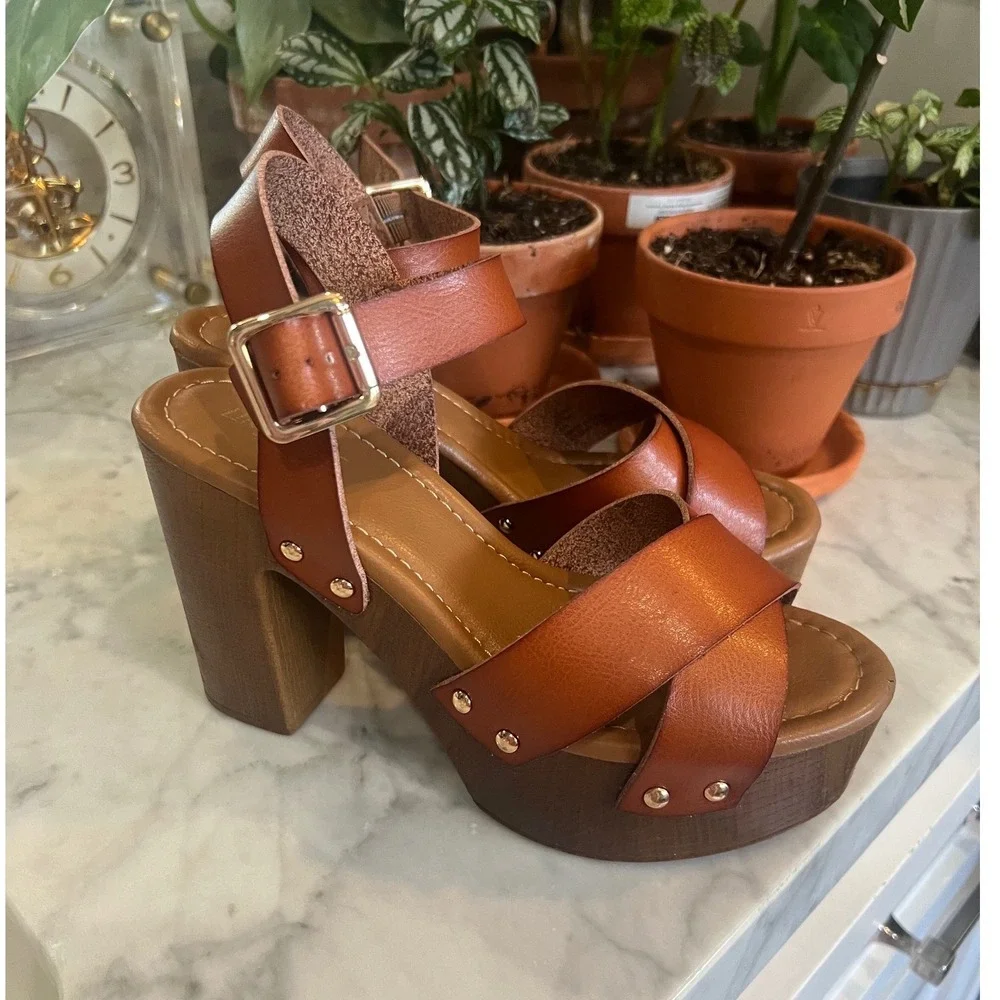 Brown Leather Platform Block Heel Y2K Boho Sandals 6 Studded Ankle Strap 70s